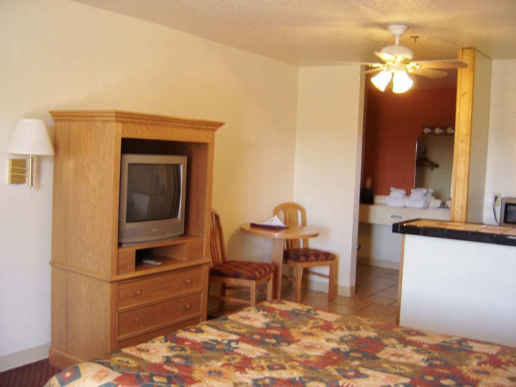 Lodge On The River Bullhead City Kültér fotó